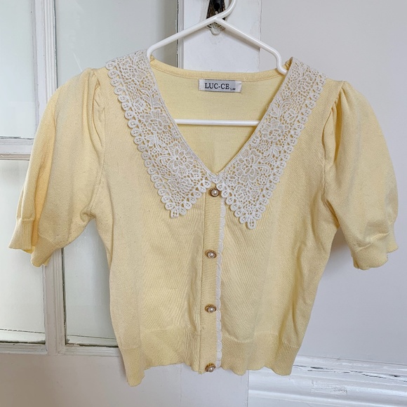 Soft Yellow Collared Puff Sleeve Top - Picture 1 of 2